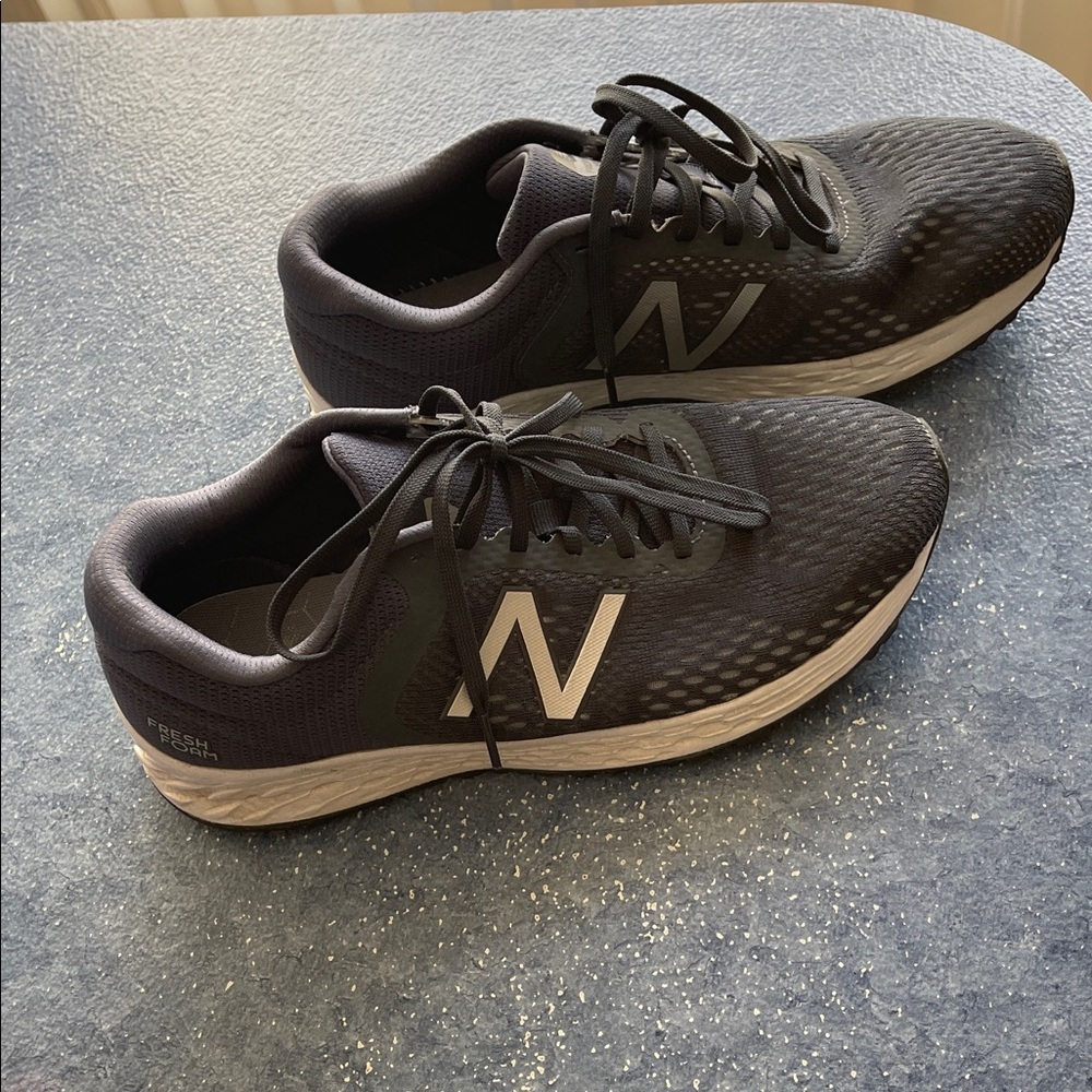 New Balance Women’s Fresh Foam Arishi Black and Gray Athletic Shoes